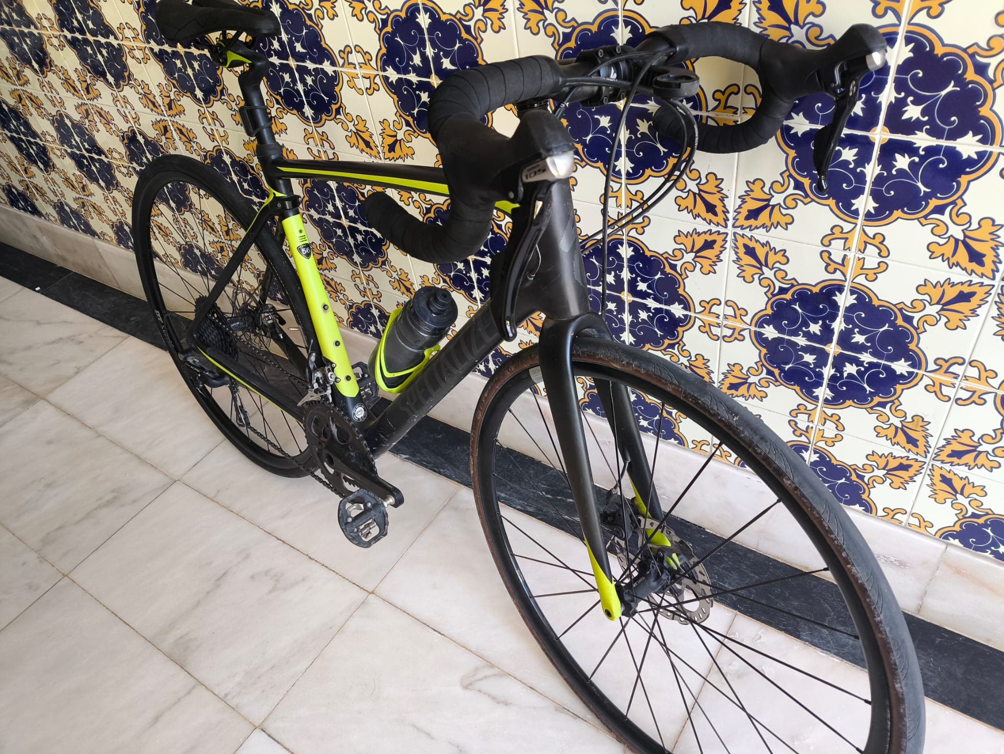 Bicicleta Specialized Roubaix frente
